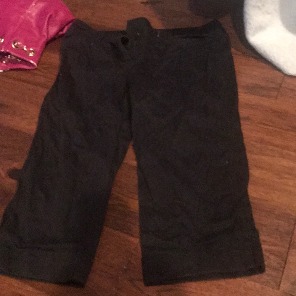 B1G1  New directions Capri pants